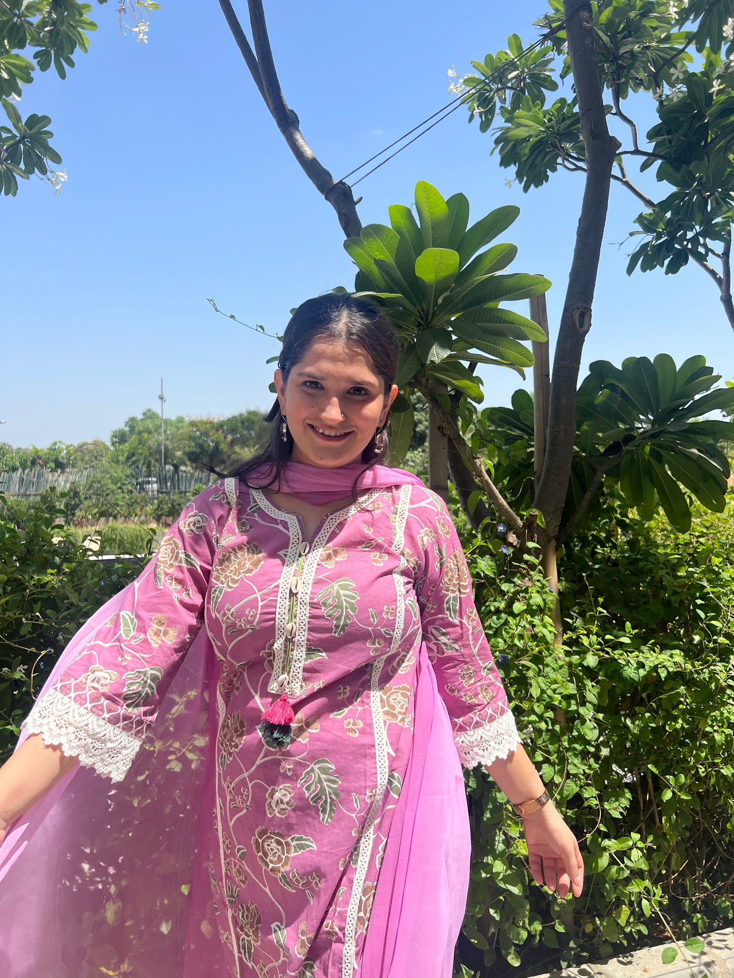 Pink Cotton Printed Dupatta Set with Lace detailing.