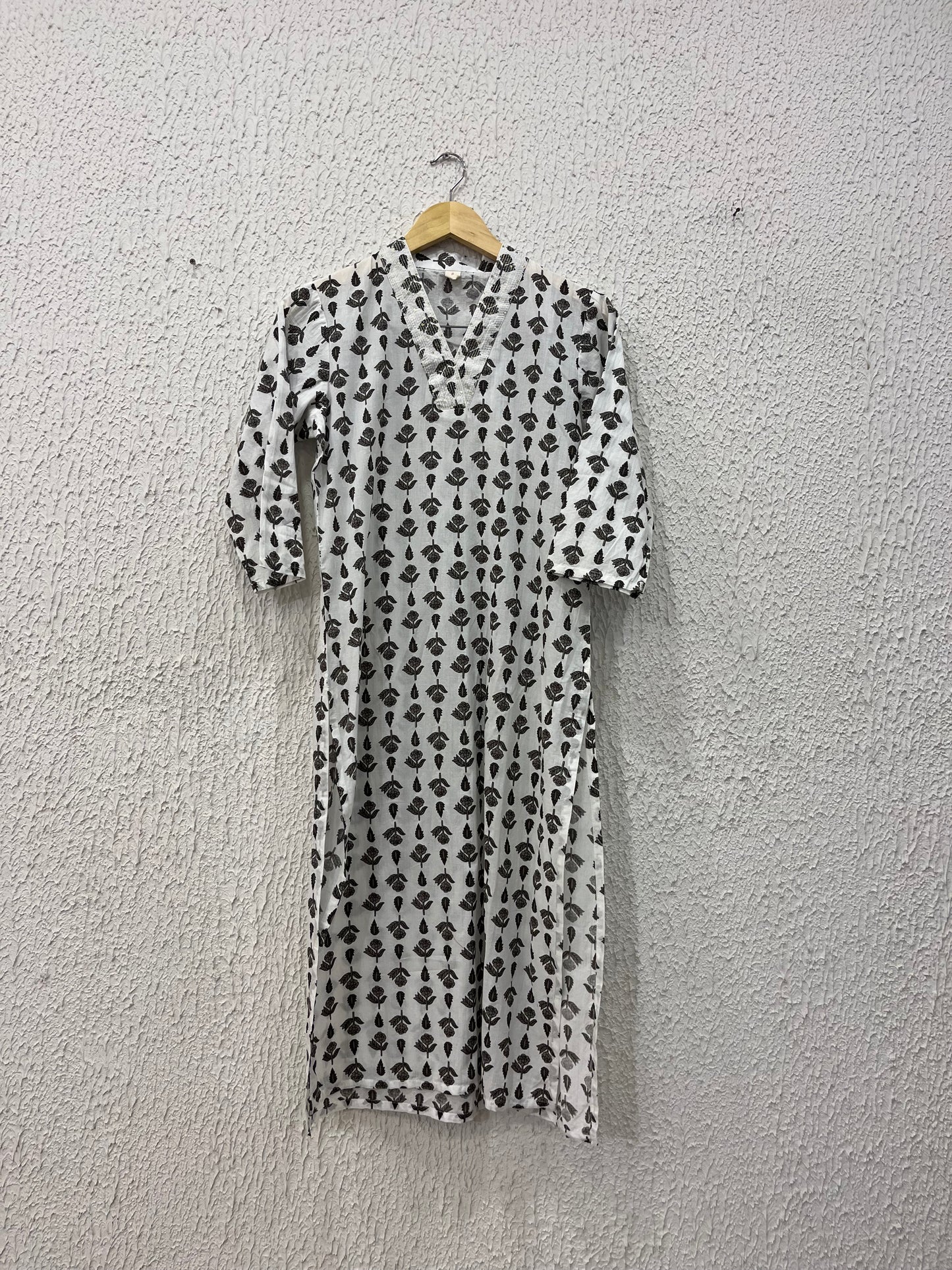 White Floral print cotton Kurta.
