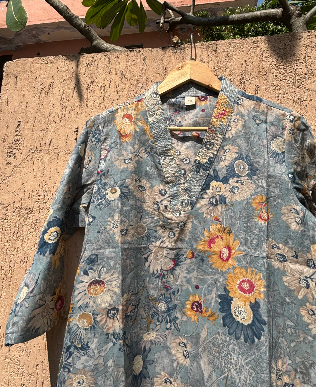 Blue V-neck Floral Printed Muslin Straight Kurta