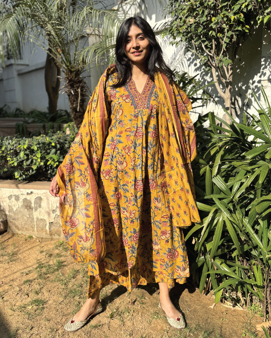 Floral V-neck Printed Cotton Straight Suit Set