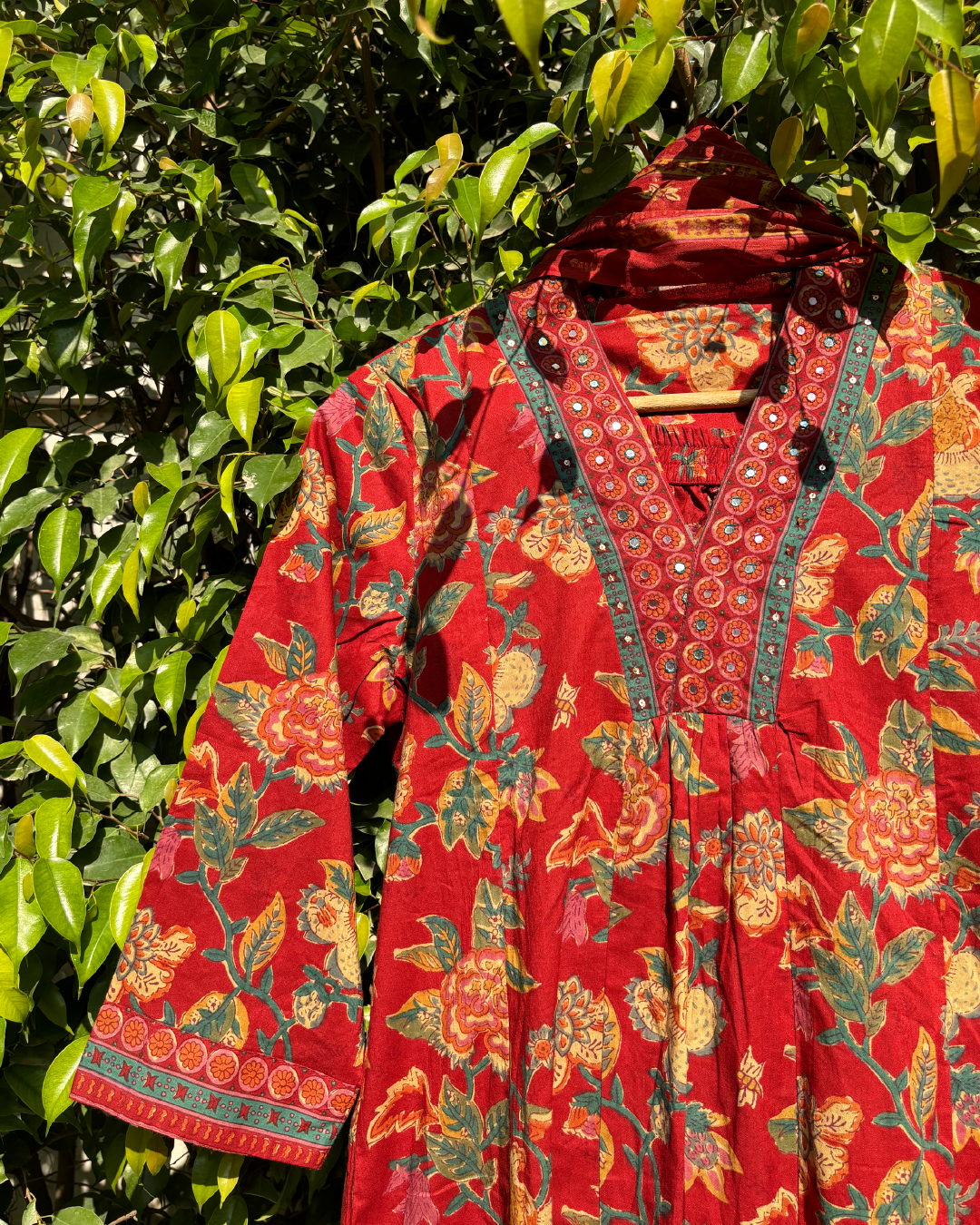Floral V-neck Printed Cotton Straight Suit Set