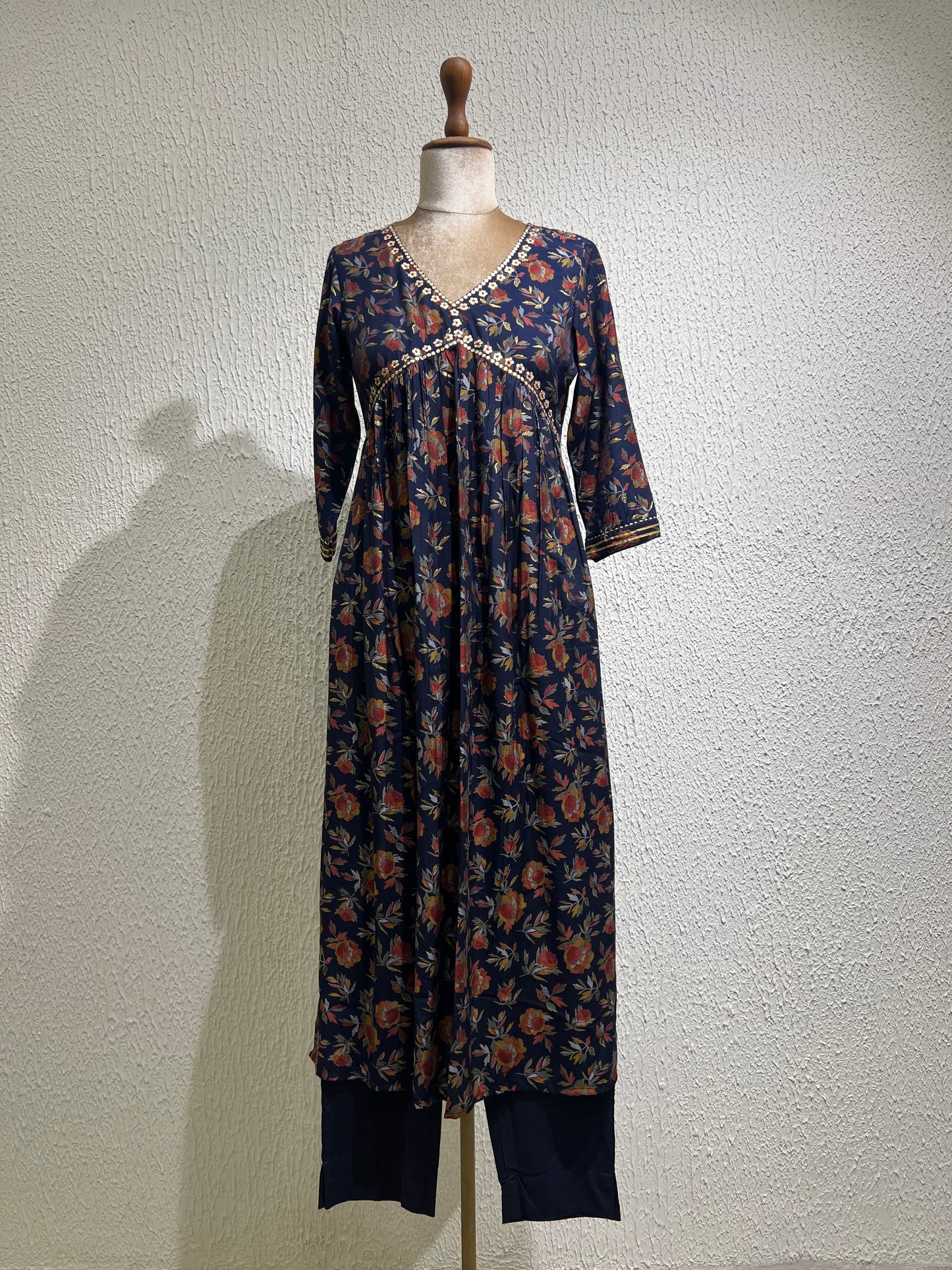 Maroon & Blue Floral printed Muslin kurta set with embroidery