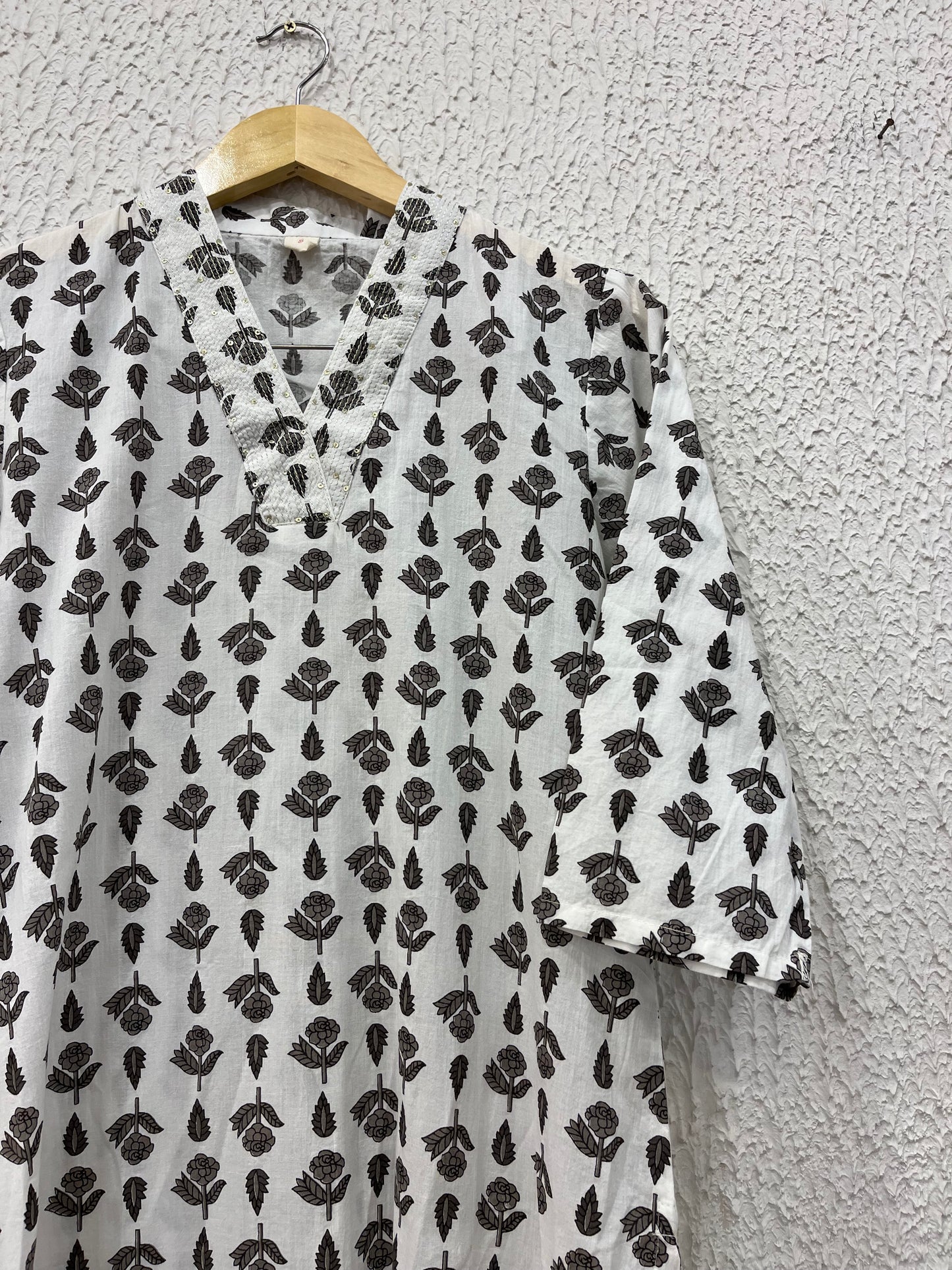 White Floral print cotton Kurta.