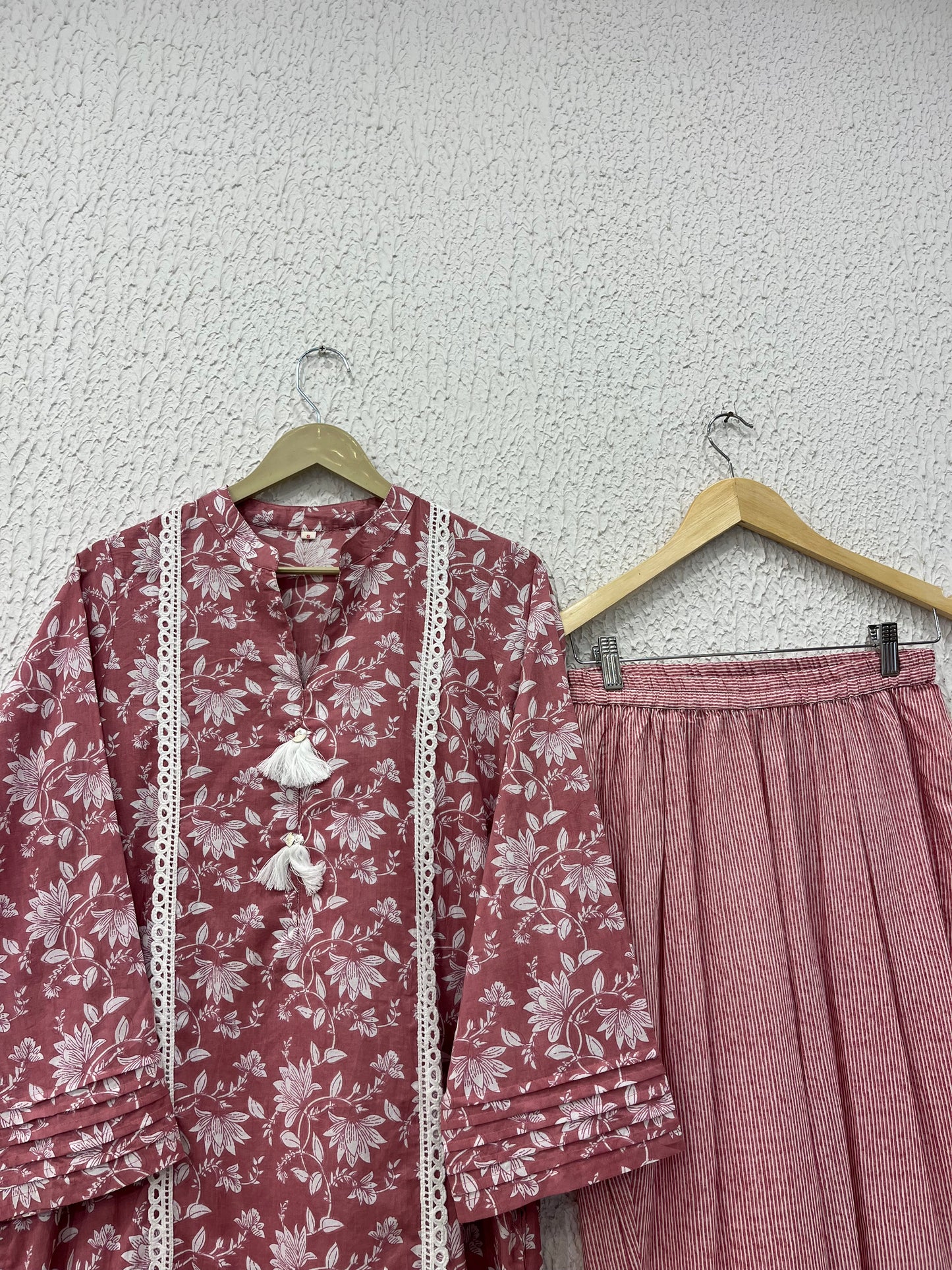 Pakistani cotton kurta set with lace details