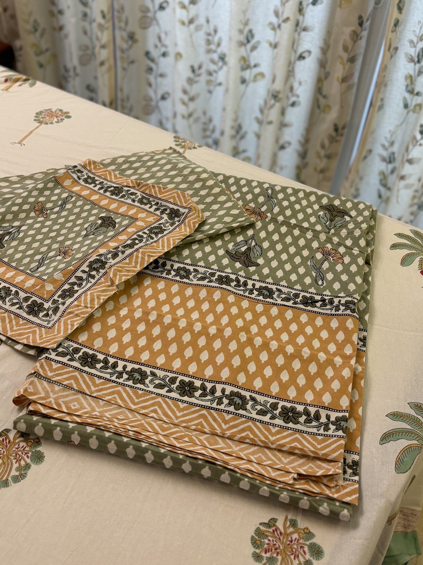 Floral Block Print Cotton Bedsheet Set (Beige & Rust)