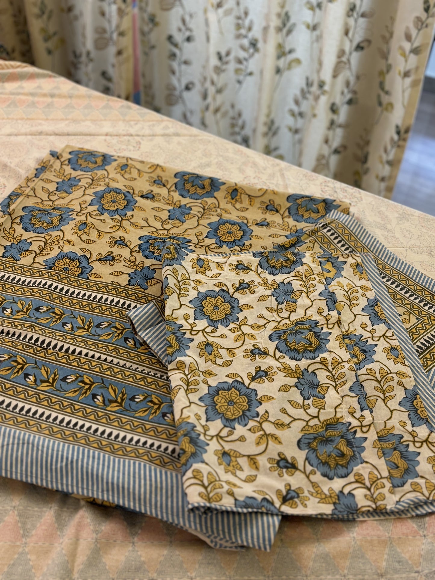Hand Block Floral Cotton Bedsheet (Blue)