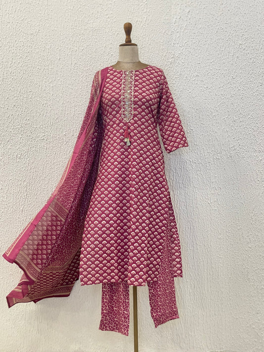 Pink Cotton Dupatta Set with embroidery on neck.
