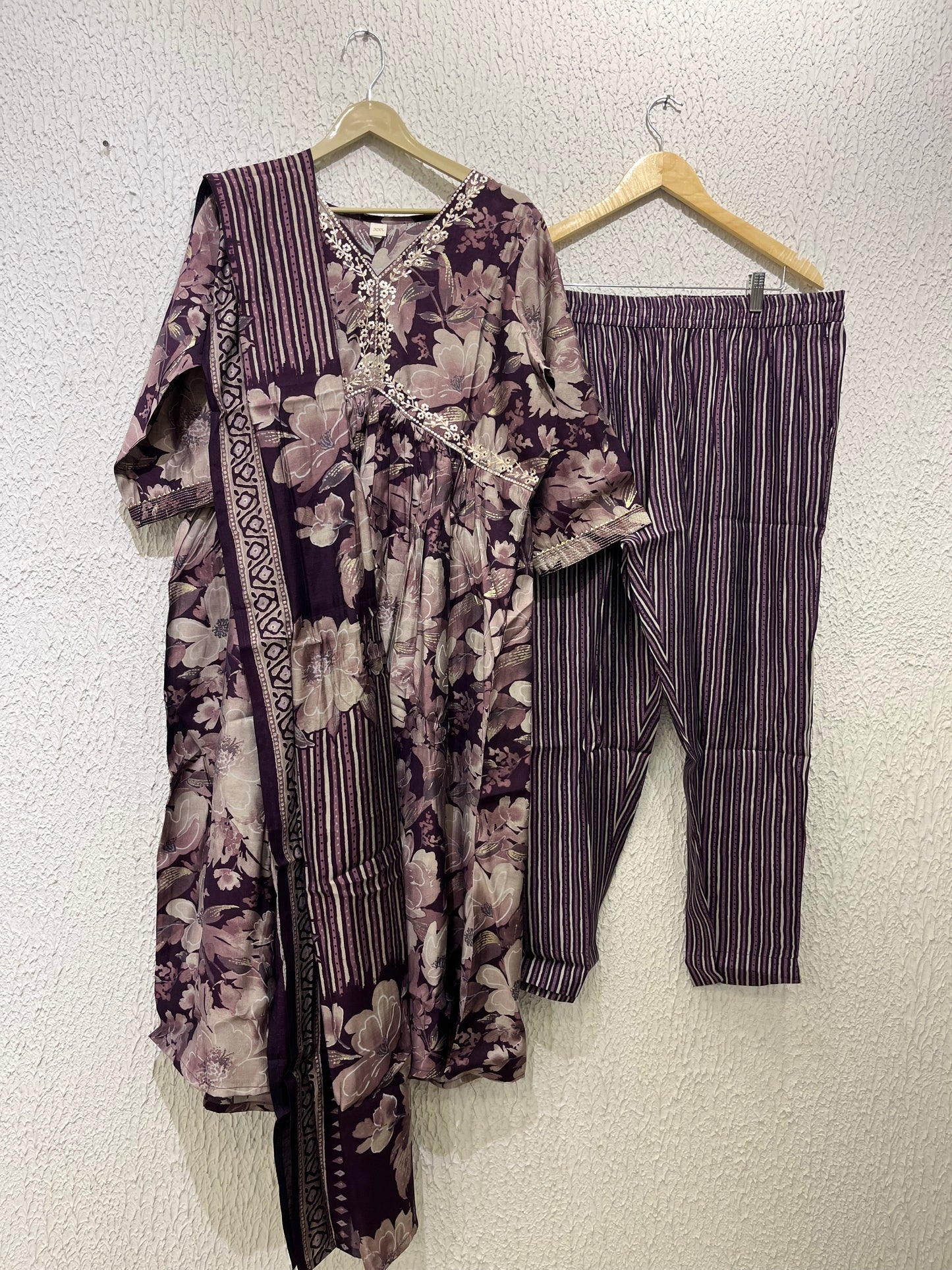 Purple Muslin Suit Set With Cotton Dupatta