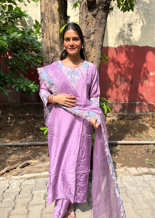 Lavender Silk Suit Set With Organza Thread Work Dupatta
